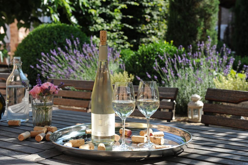 Weingut & Gaestehaus Giwergreif Wasserliesch Eksteriør billede