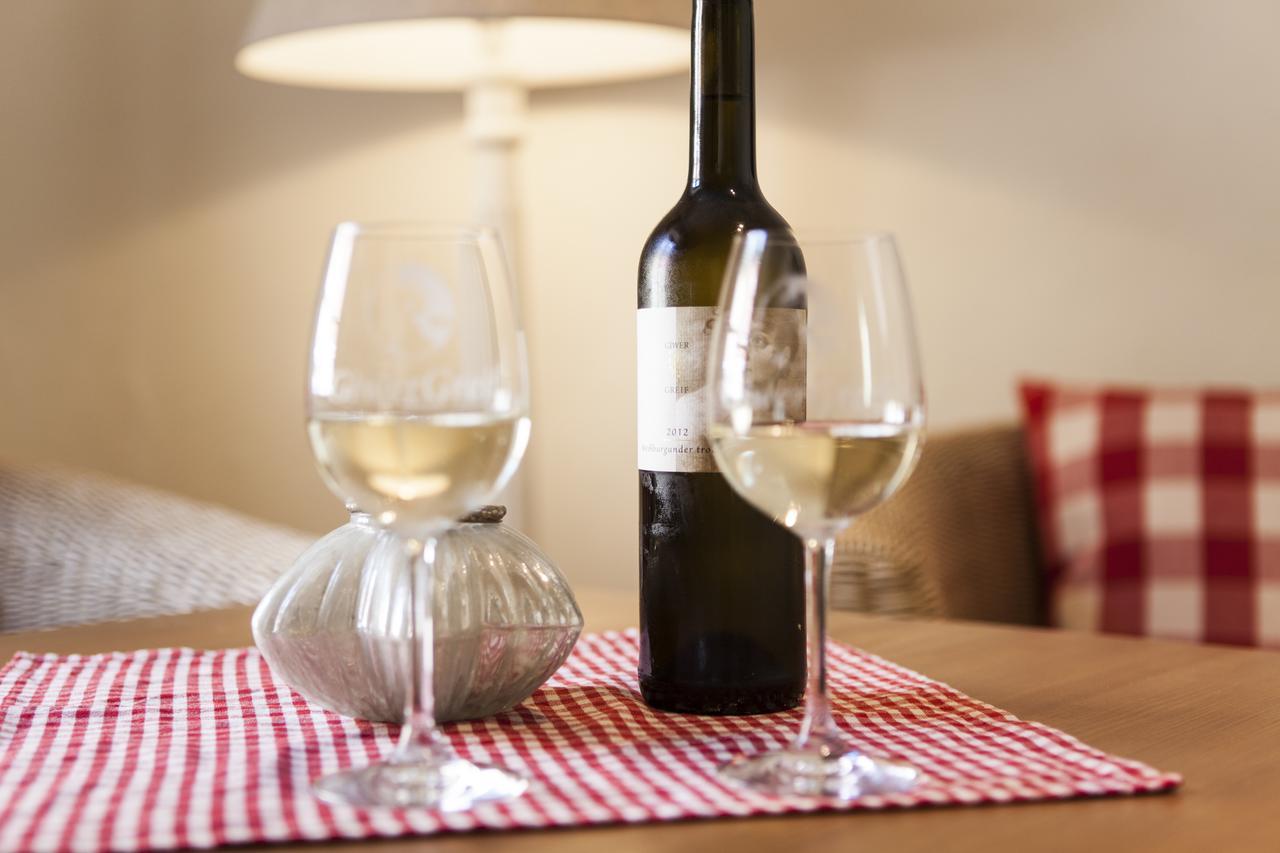 Weingut & Gaestehaus Giwergreif Wasserliesch Eksteriør billede